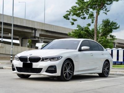 BMW 330e M Sport โฉม G20 ปี 2020 จด ปี 2022 สีขาว ไมล์ 33,xxx km.